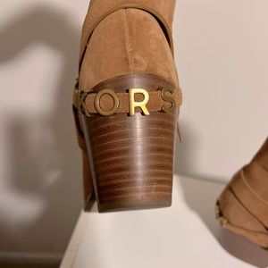 Michael Kors booties Suede Acorn